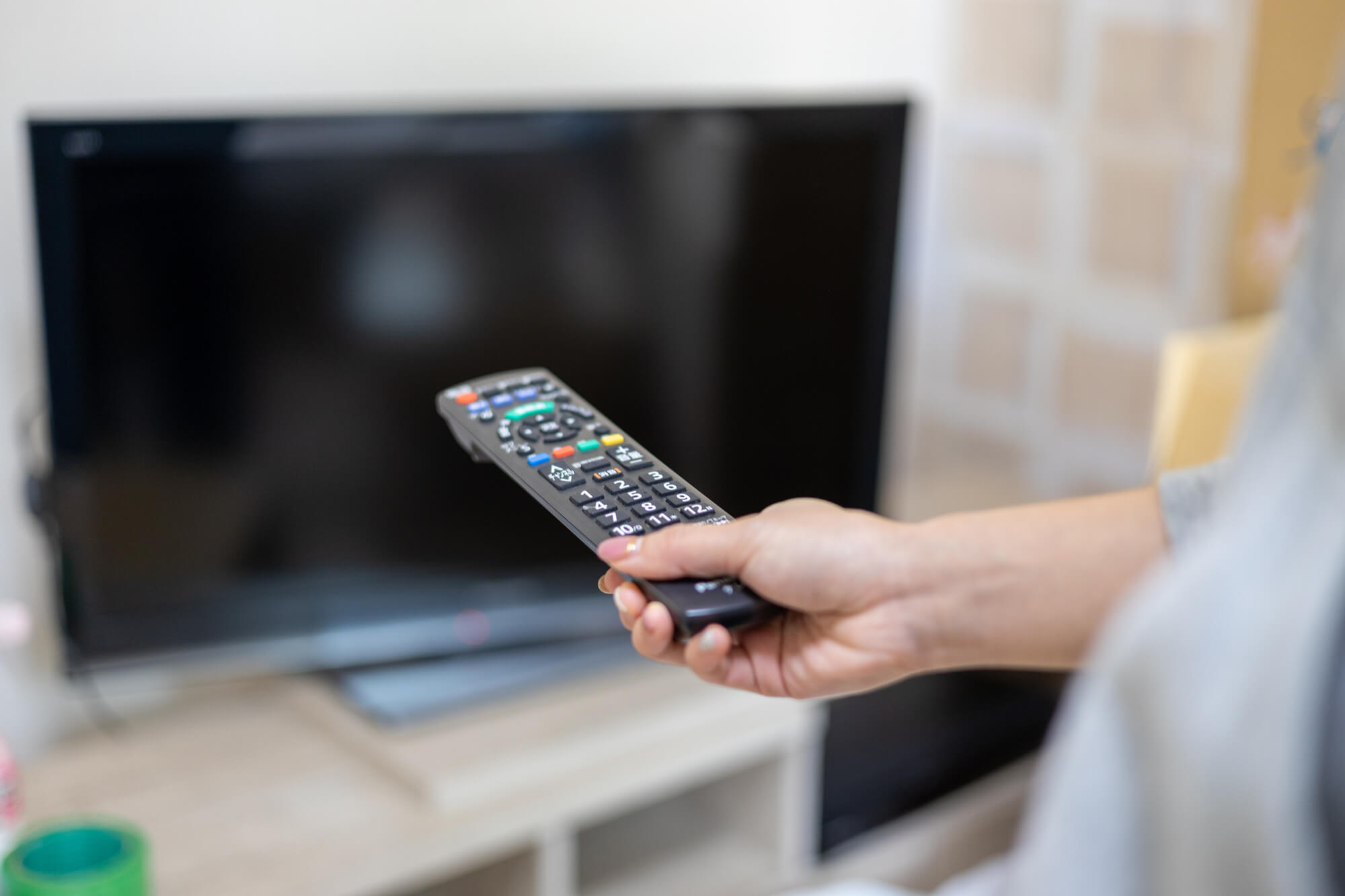 テレビのリモコン