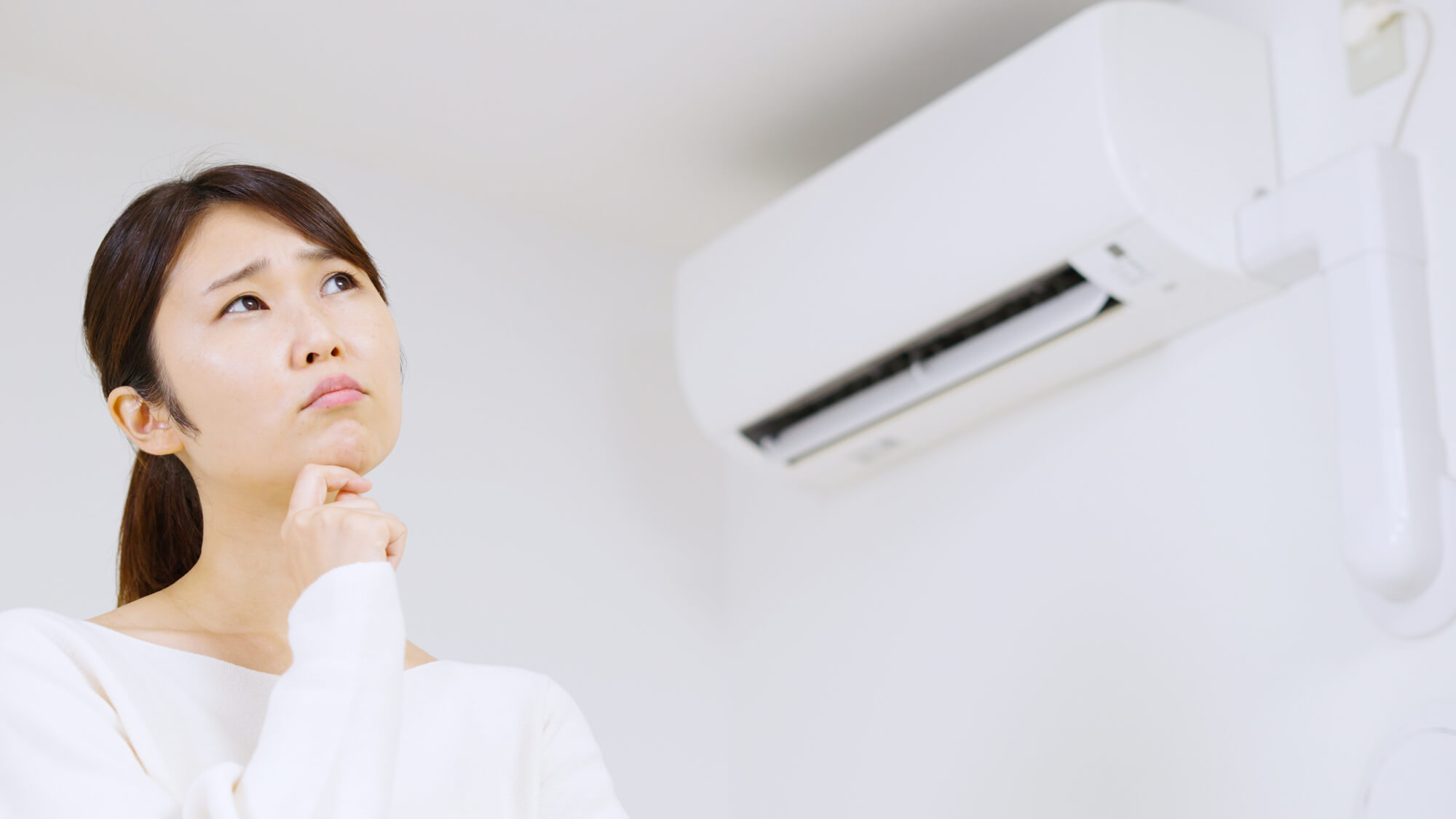 エアコンが効かない原因は？故障以外の対処方法や修理料金の相場を解説